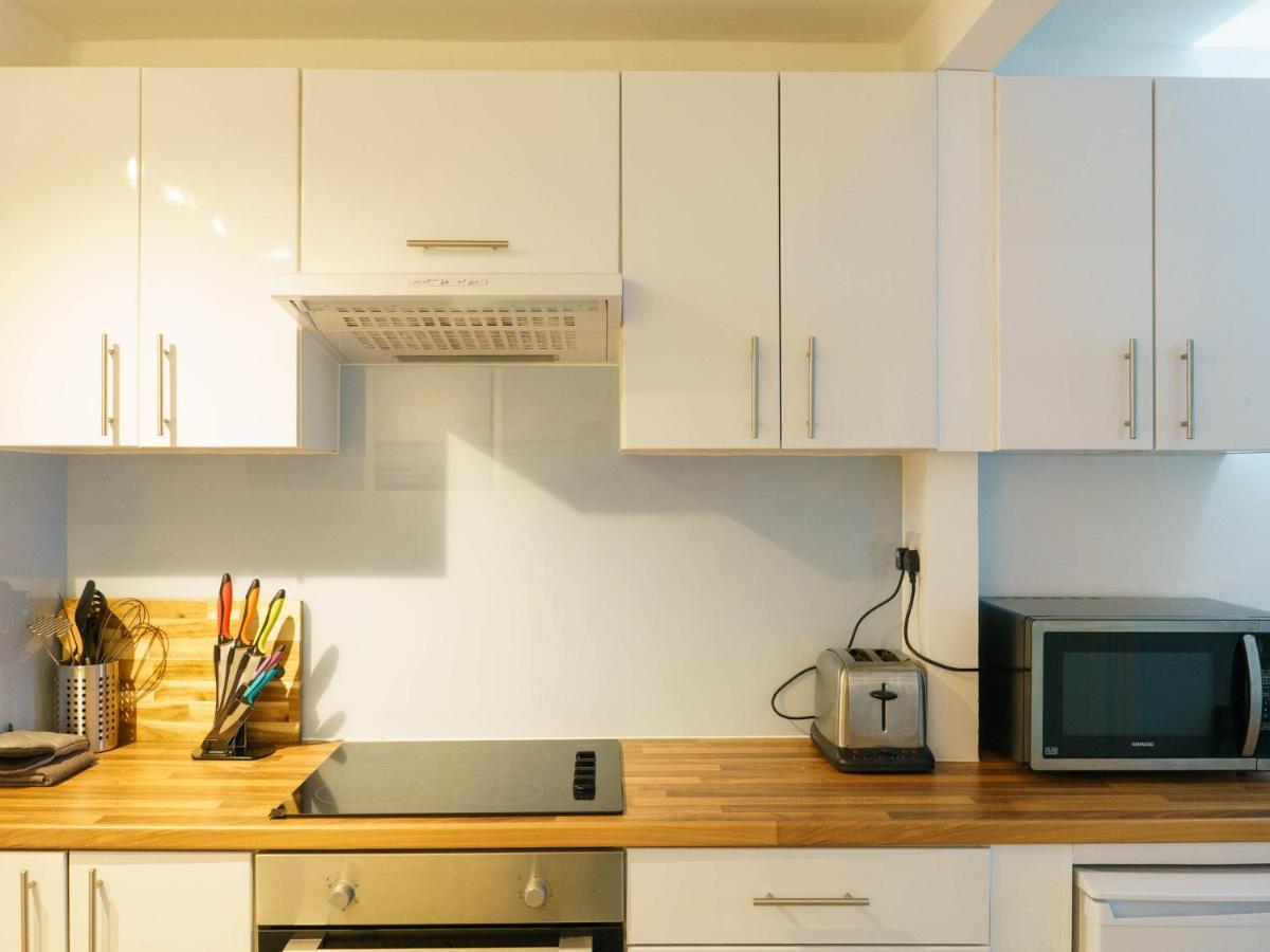 Pass The Keys Modern 2 Bed Flat Overlooking Aberaeron Harbour Exterior photo