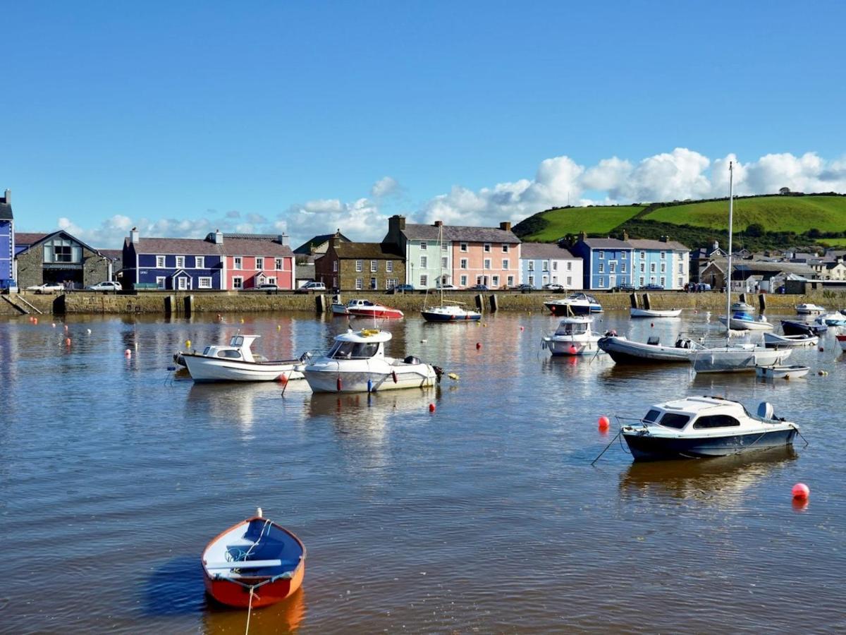 Pass The Keys Modern 2 Bed Flat Overlooking Aberaeron Harbour Exterior photo