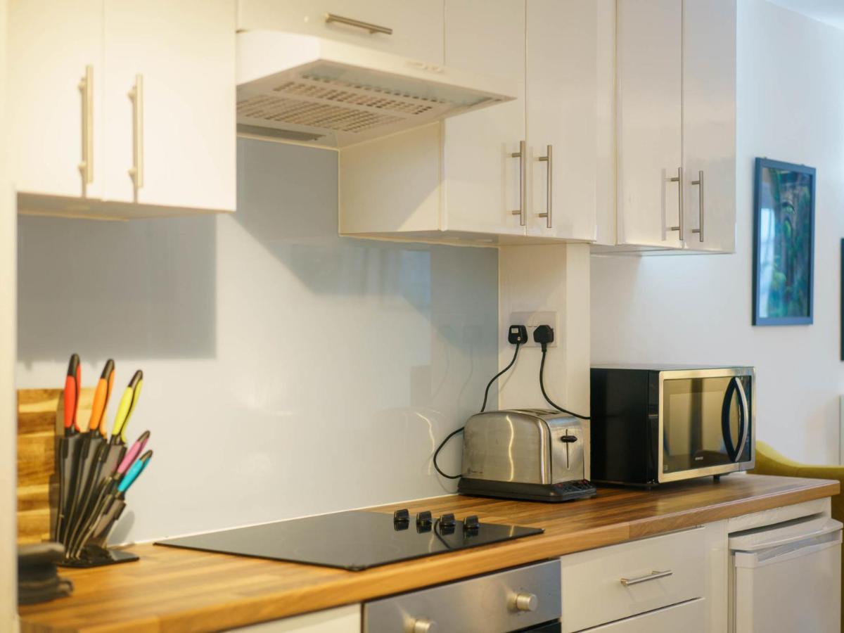 Pass The Keys Modern 2 Bed Flat Overlooking Aberaeron Harbour Exterior photo